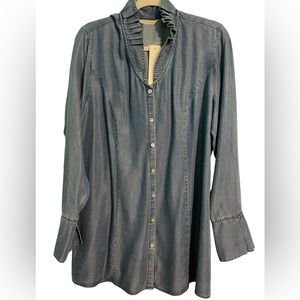 Soft Surroundings Size Large Charlize Chambray Icon Shirt NWT